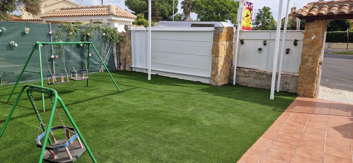Césped artificial instalado para un cliente de Terraza y Jardín